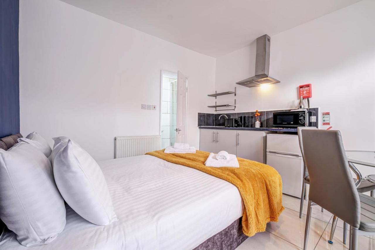 Fernbank Rooms Sudbury Hill, Harrow, Self-Contained Studios With En-Suite Harrow on the Hill ภายนอก รูปภาพ