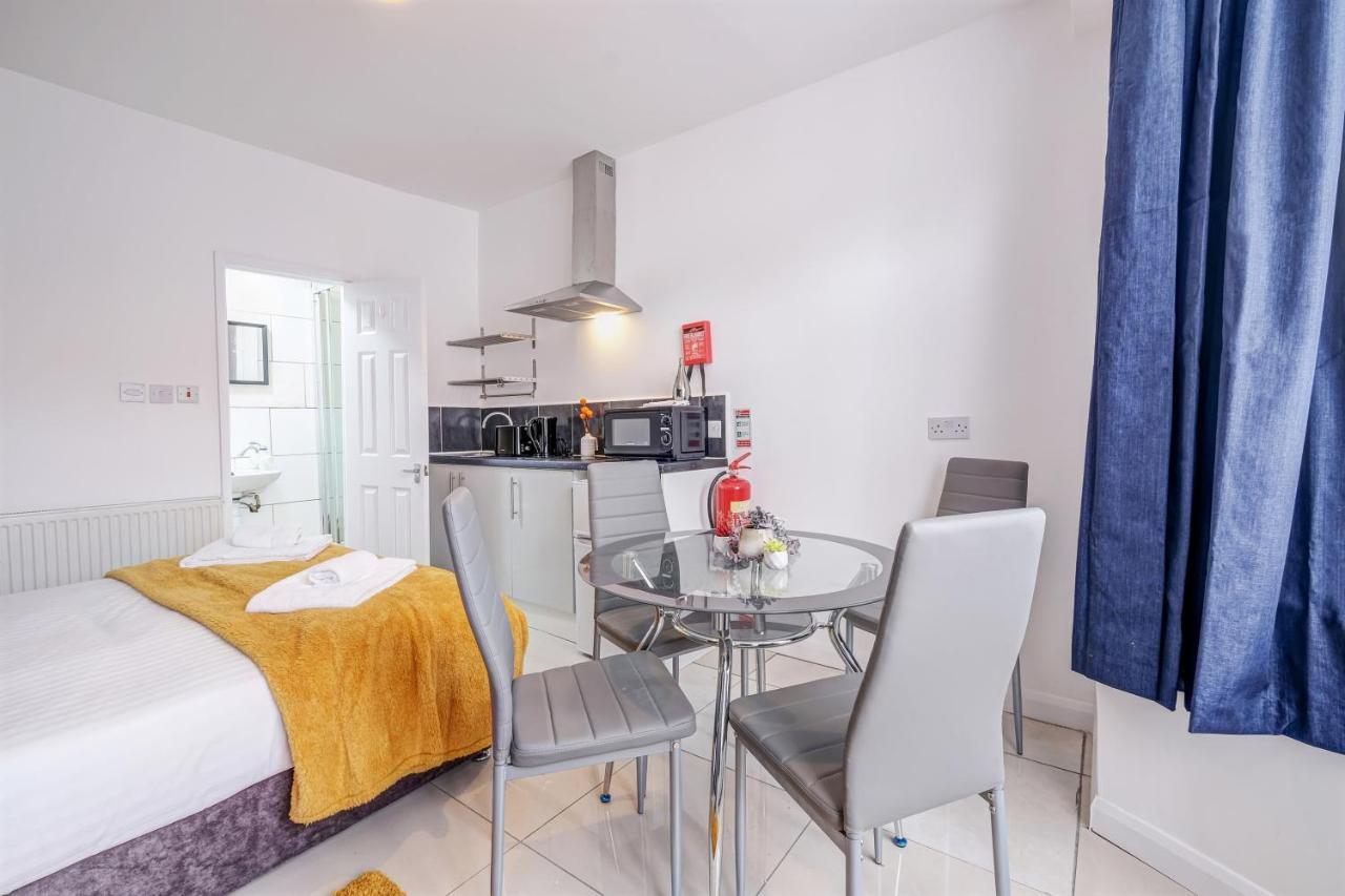 Fernbank Rooms Sudbury Hill, Harrow, Self-Contained Studios With En-Suite Harrow on the Hill ภายนอก รูปภาพ