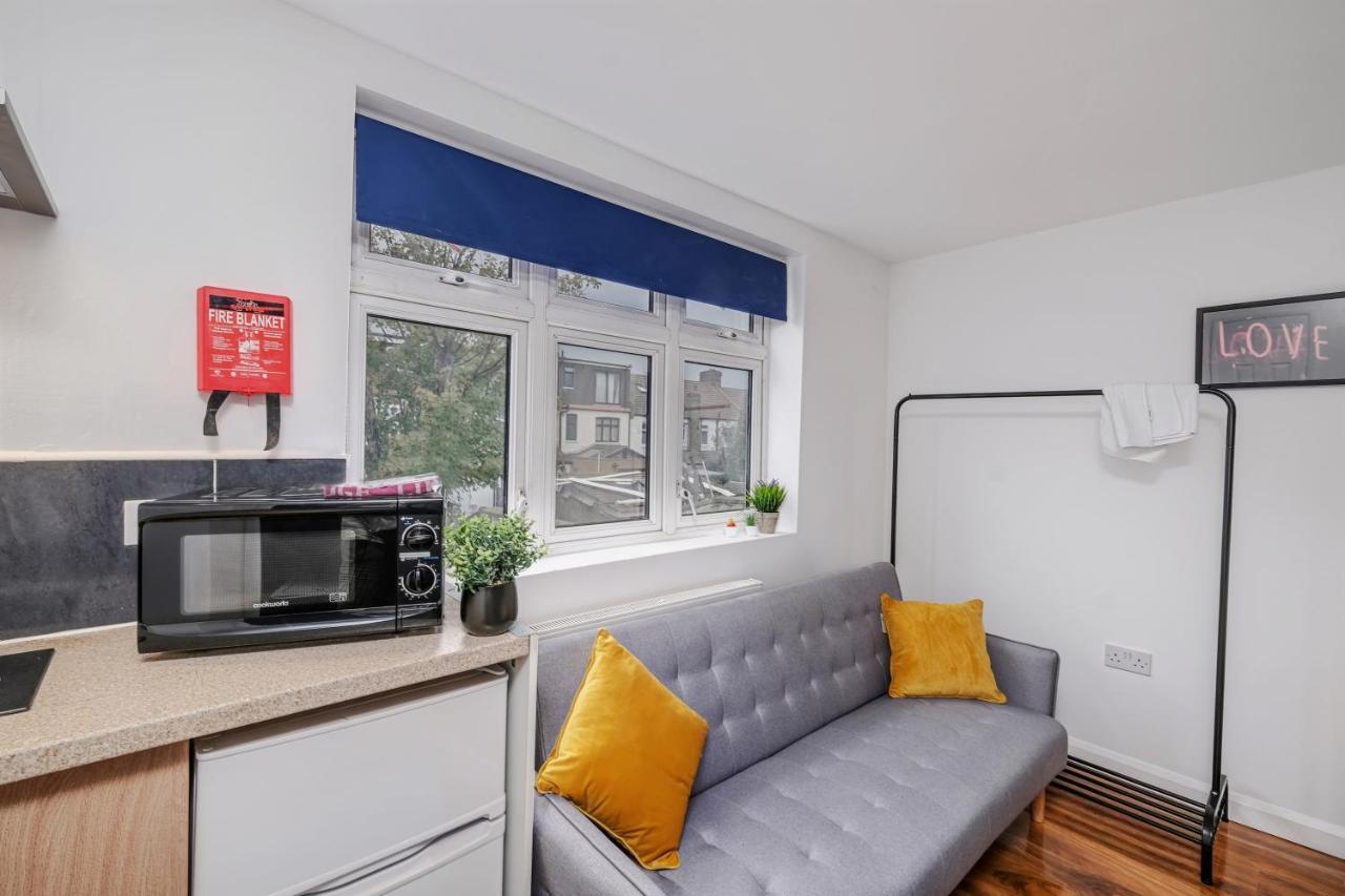 Fernbank Rooms Sudbury Hill, Harrow, Self-Contained Studios With En-Suite Harrow on the Hill ภายนอก รูปภาพ