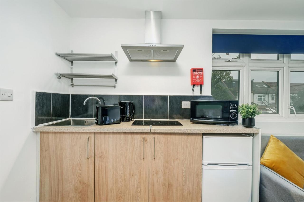 Fernbank Rooms Sudbury Hill, Harrow, Self-Contained Studios With En-Suite Harrow on the Hill ภายนอก รูปภาพ