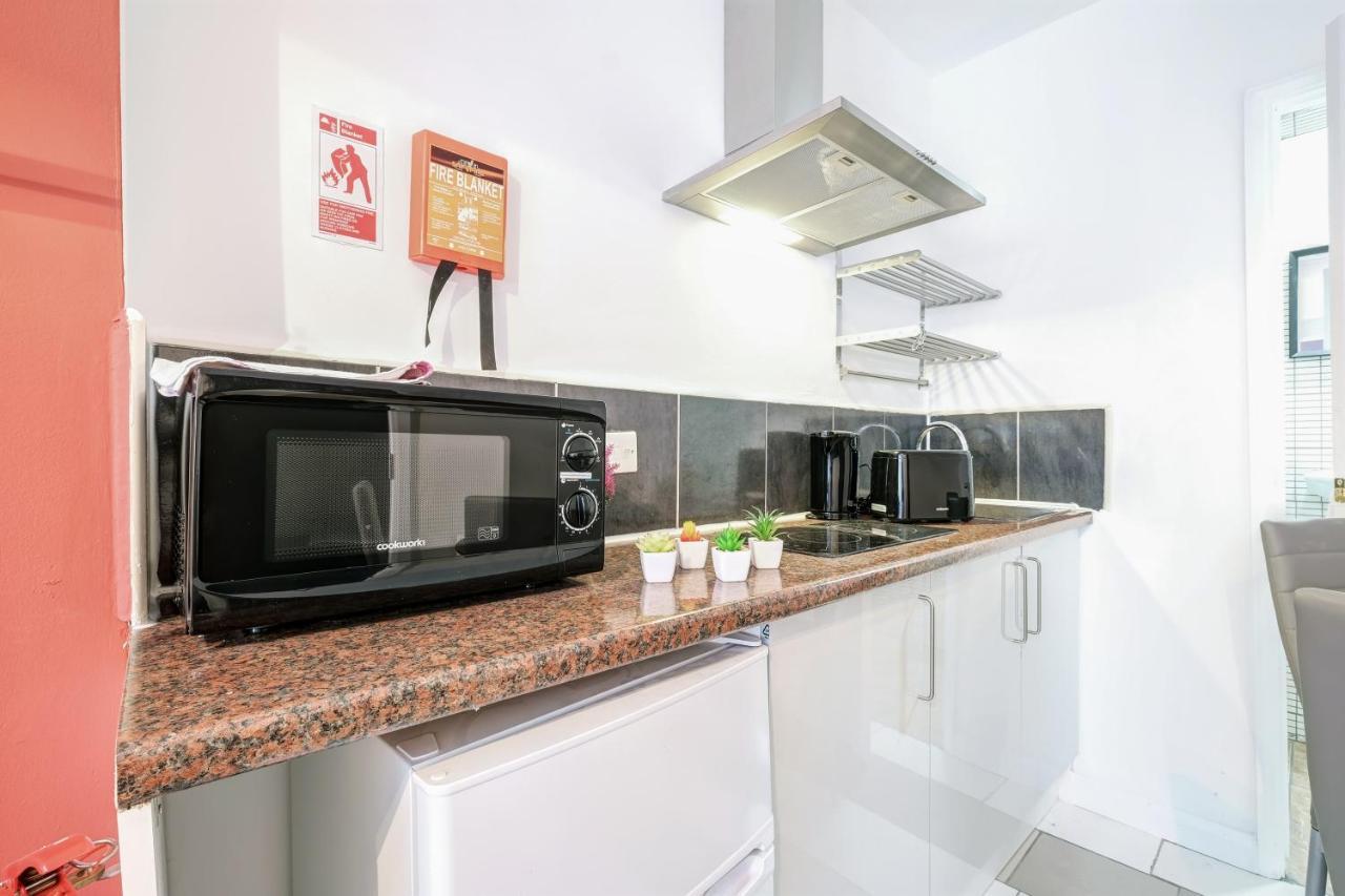 Fernbank Rooms Sudbury Hill, Harrow, Self-Contained Studios With En-Suite Harrow on the Hill ภายนอก รูปภาพ